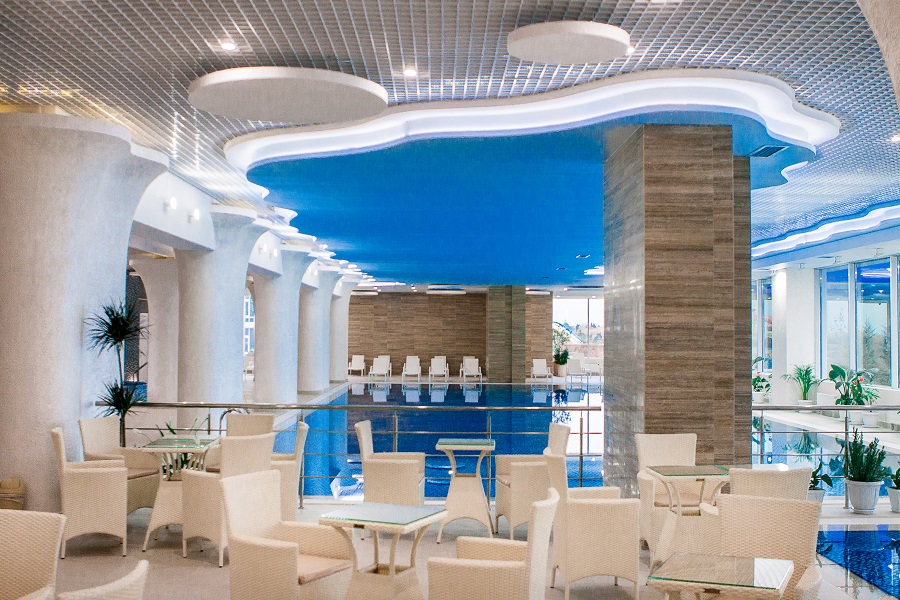 гостиница с бассейном в Крыму